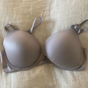VICTORIA SECRET PLUNGE BRA